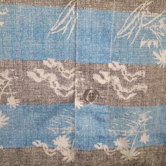 Molokai Surf Co Men's Hawaiian Print Shirt Size L - Picture 5 of 11